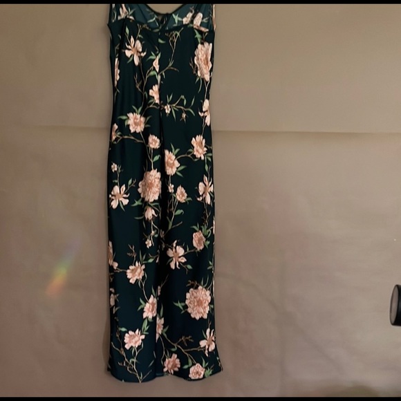 ISO (in search of) UO Betsy Floral Satin Midi Dress - Picture 4 of 4